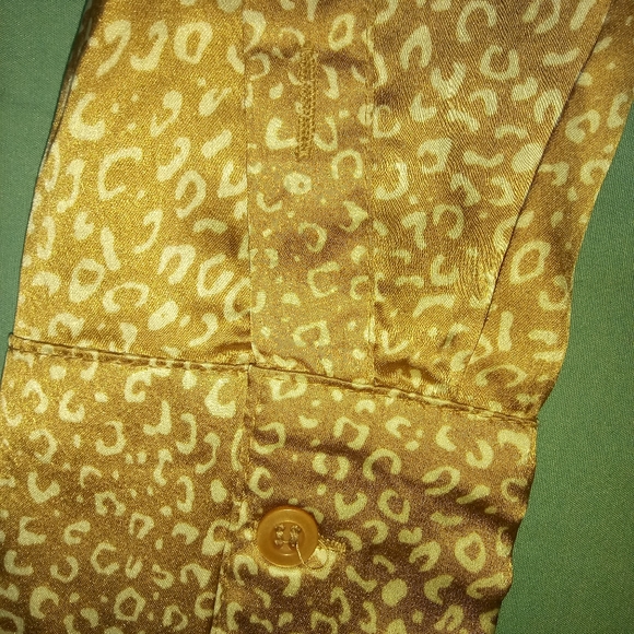 Women's x-small Japra long sleeve button down shirt - Picture 5 of 6